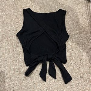 Vestique size small and black
